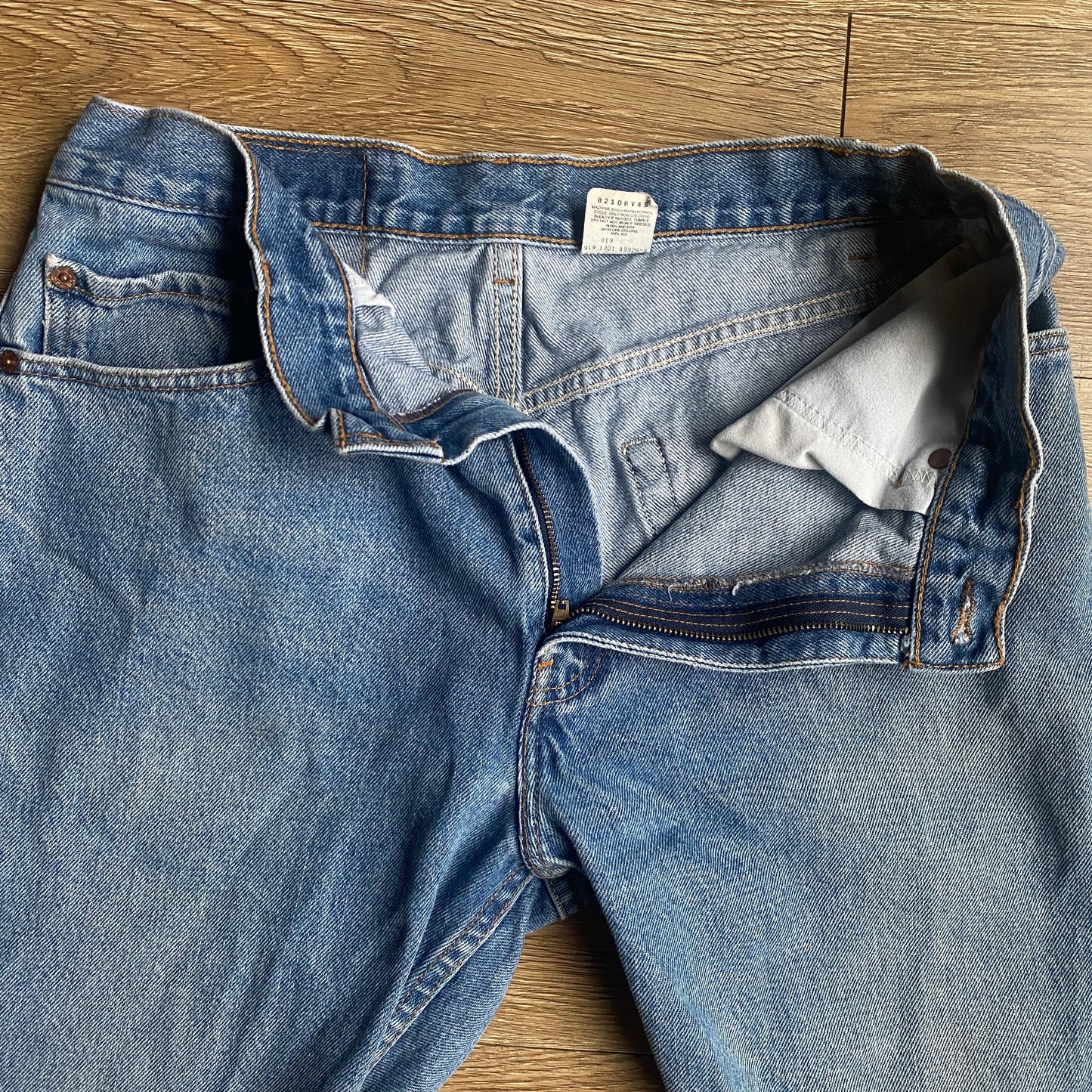 550 Levis